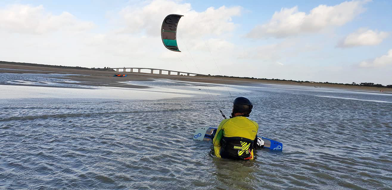 aile et planche de kitesurf eleveight kite 2019